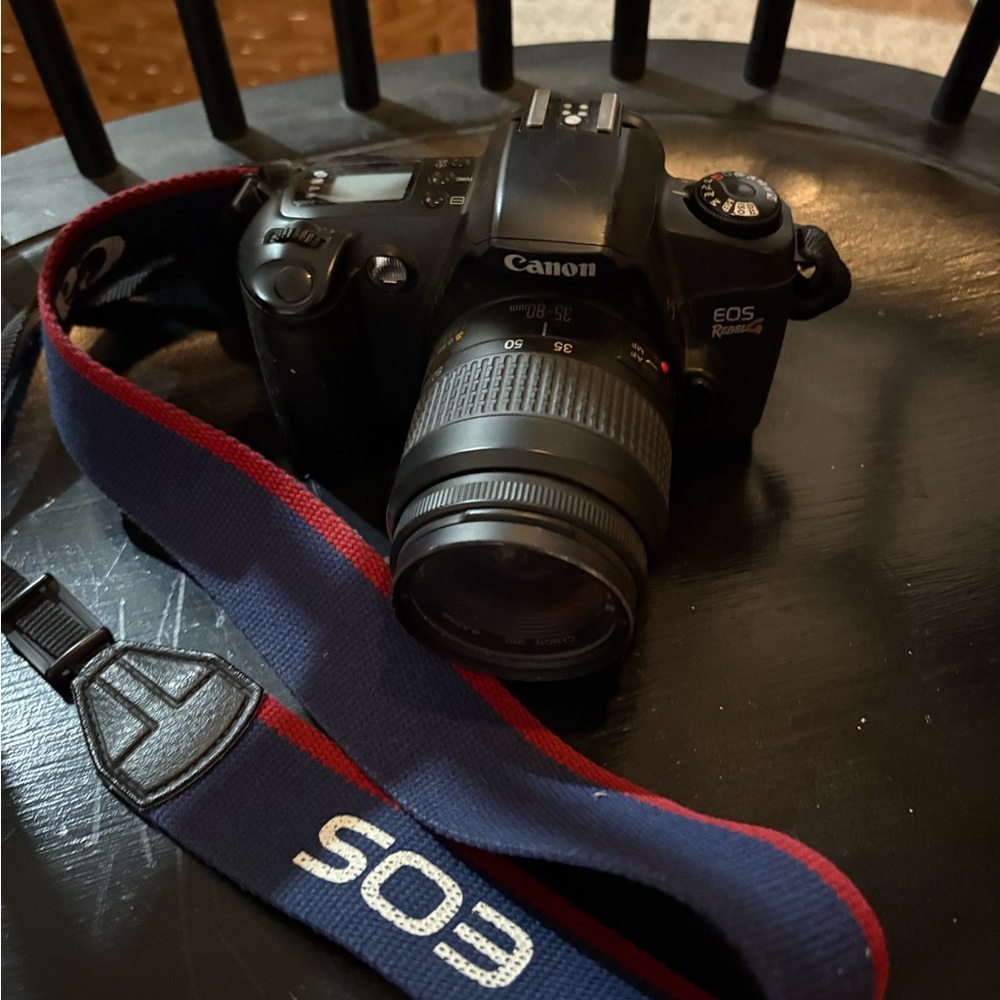 Canon Black Digital Camera with Professional Design